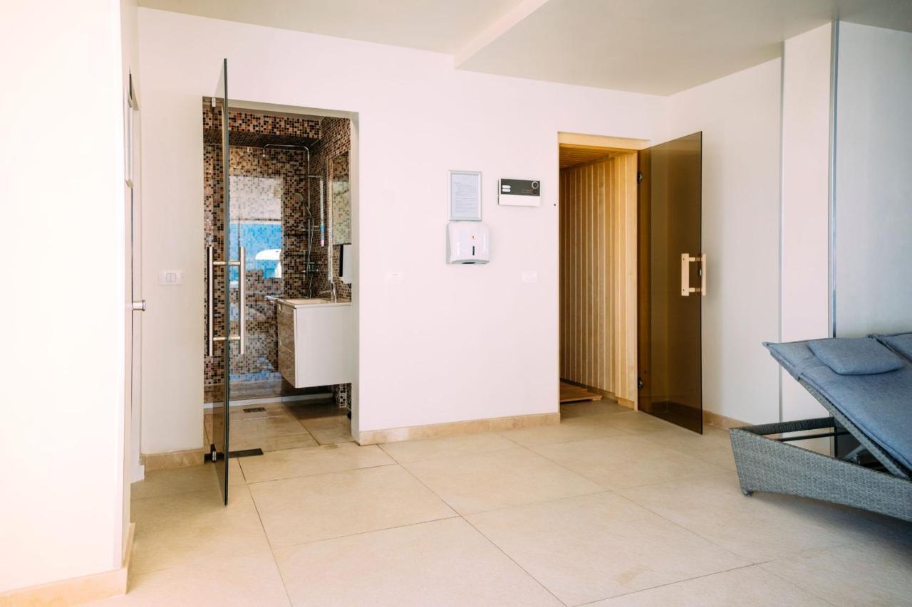 Alezzi Majestic Apartments 115 Năvodari Exteriör bild